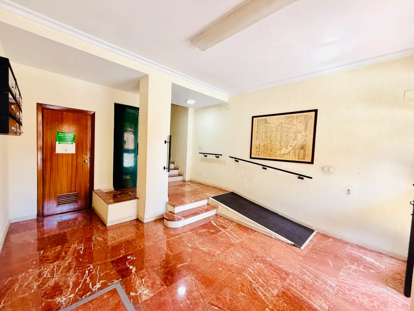 Flat for sale in Sevilla  with Air Conditioner and Terrace