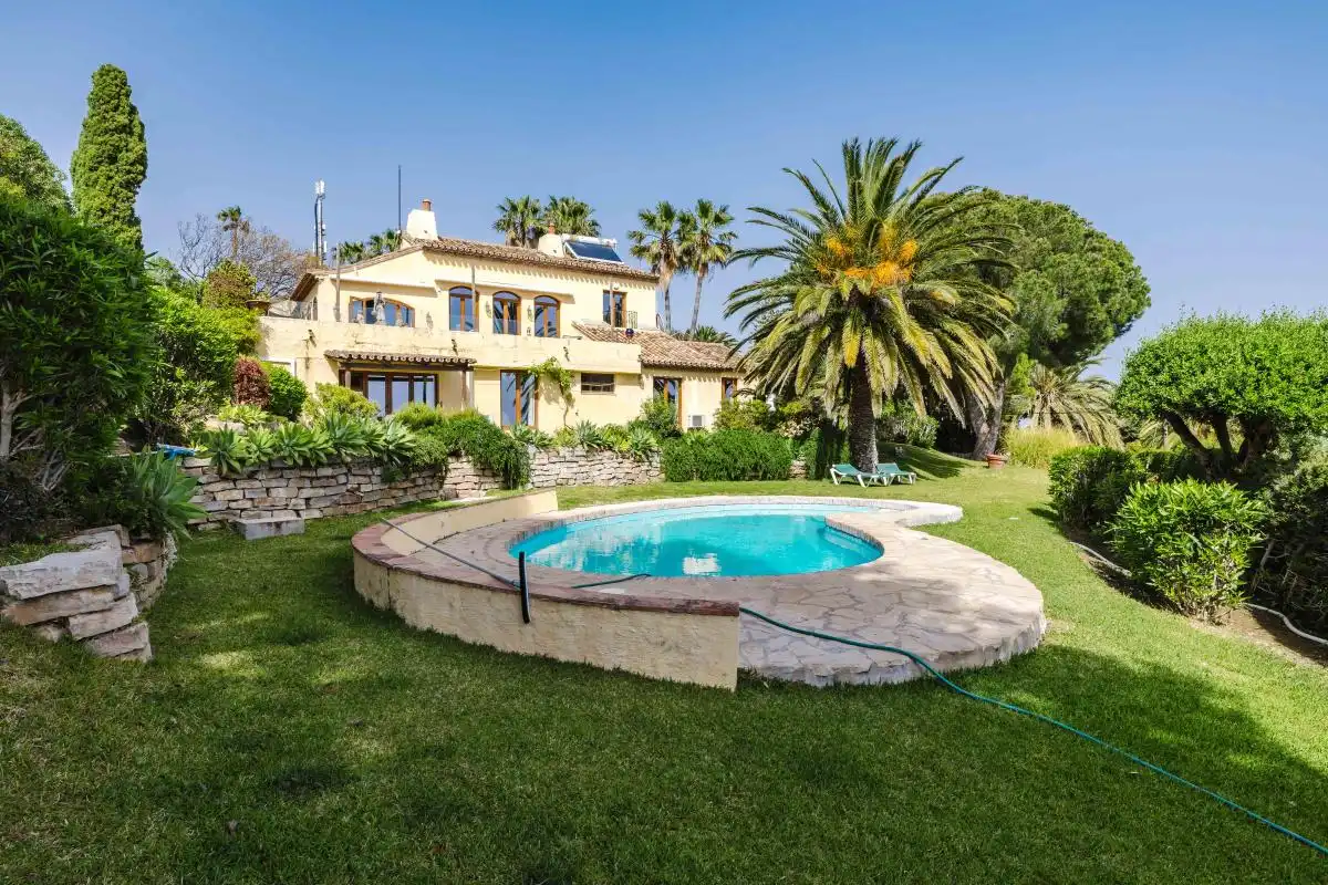 Jardí de Casa o xalet en venda en Estepona amb Aire condicionat, Calefacció i Jardí privat