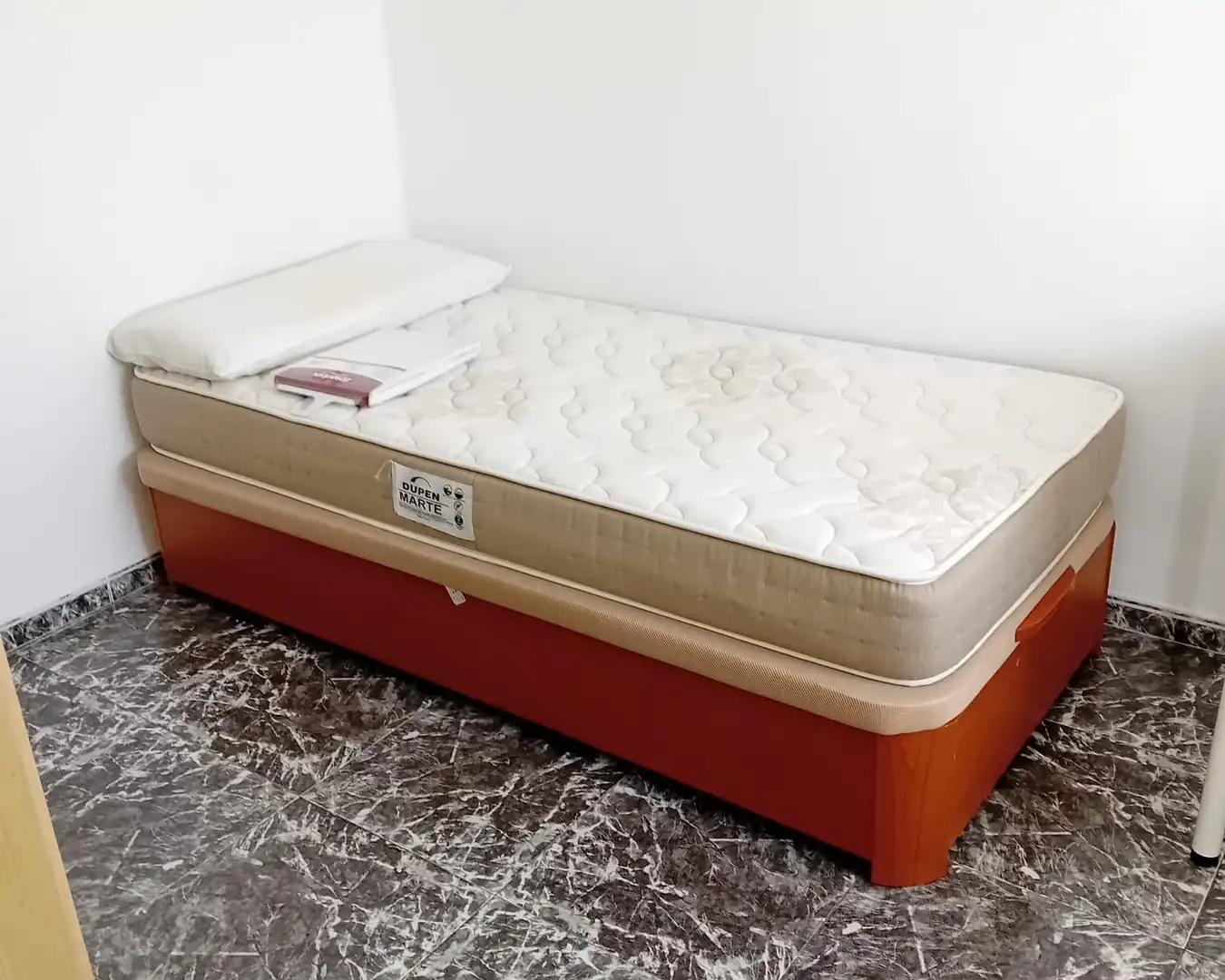 Room in Carrer de Finlàndia, Mestalla