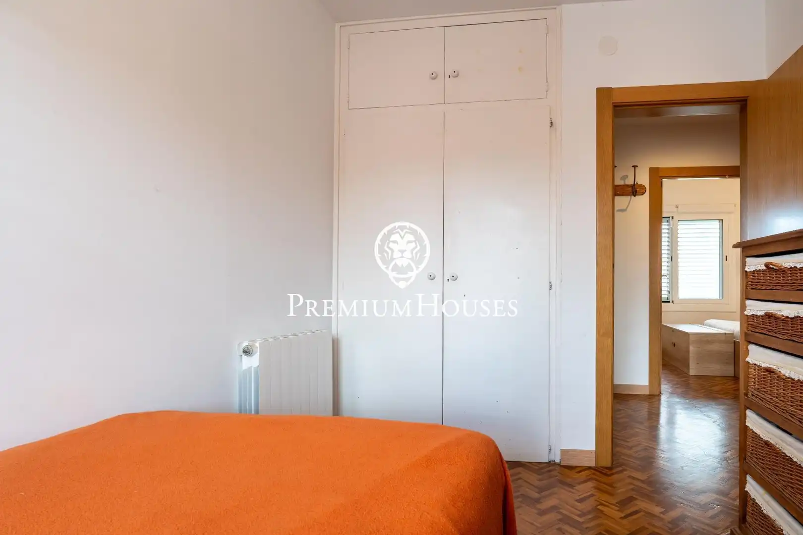 Schlafzimmer von Dachboden zum Verkauf in Gavà mit Heizung, Parkett und Terrasse