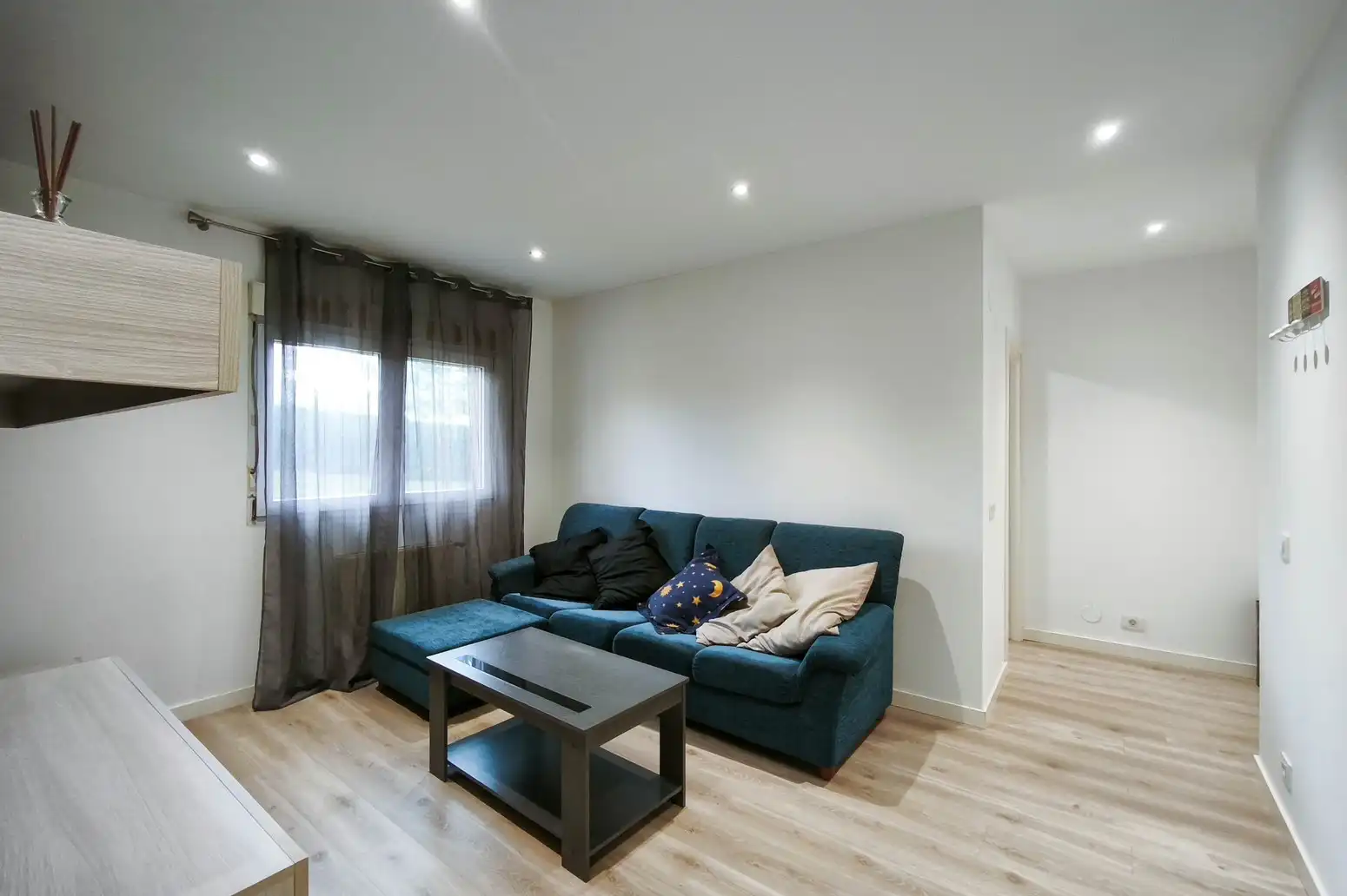 Sala de estar de Piso en venta en Lugo con Calefacción, Trastero y Amueblado