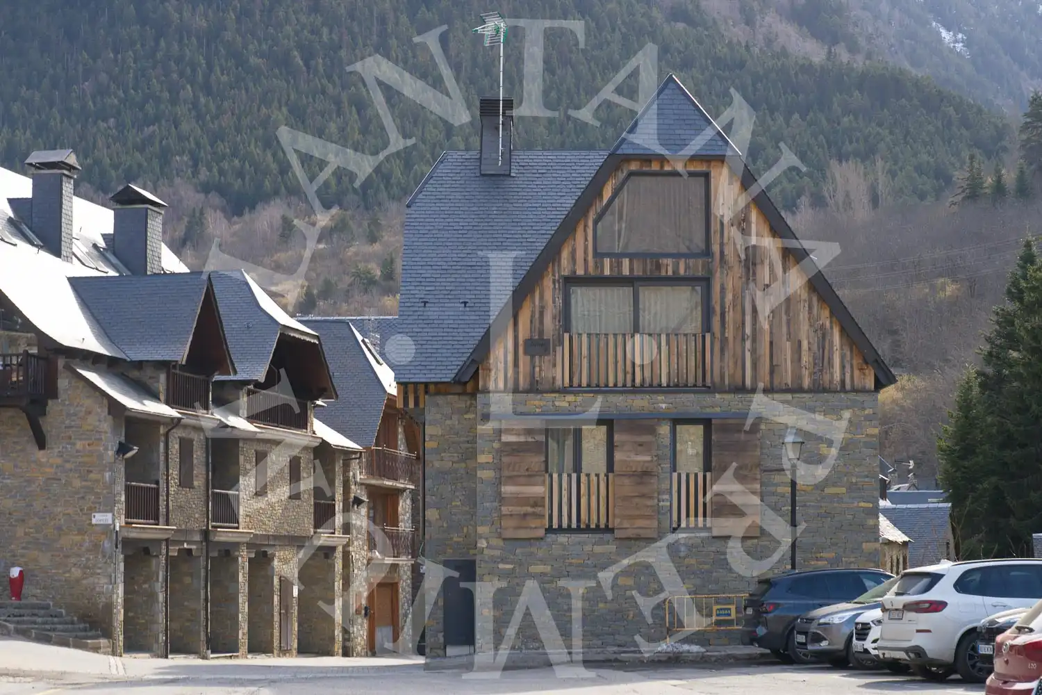 Vista exterior de Casa adosada en venda en Naut Aran amb Aire condicionat, Calefacció i Parquet