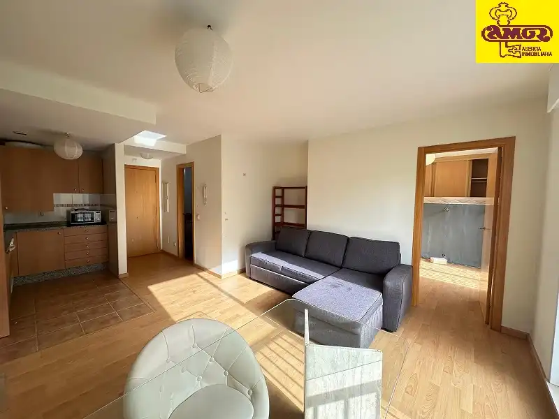 Sala d'estar de Pis en venda en Brión amb Calefacció, Traster i Moblat