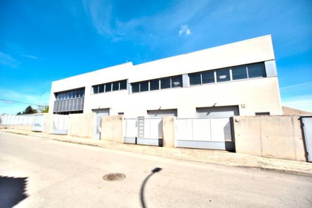 Nave industrial en Alquiler en Calle Abril en Rejas