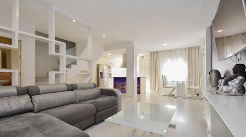 Foto 2 de Casa adosada en venta en Calle Rosalia de Castro, Cúllar Vega, Granada