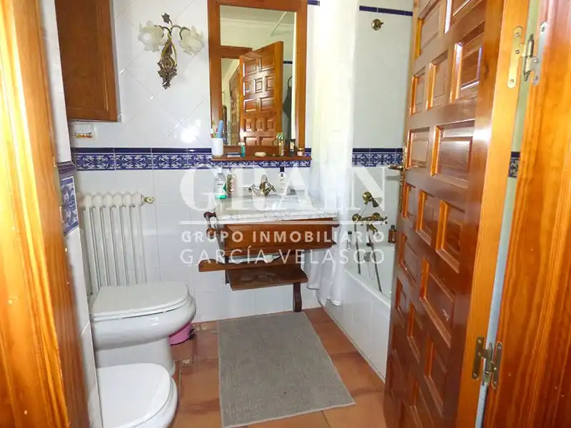 Bathroom of Houses for sale in Albacete  with Air Conditioner, Heating and Private garden