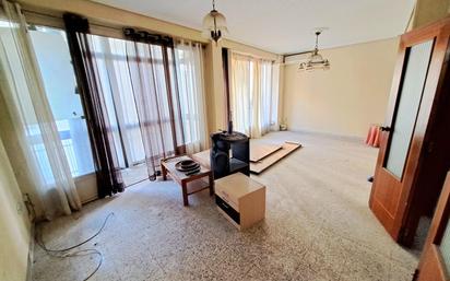 Living room of Flat for sale in Alzira  with Air Conditioner and Balcony