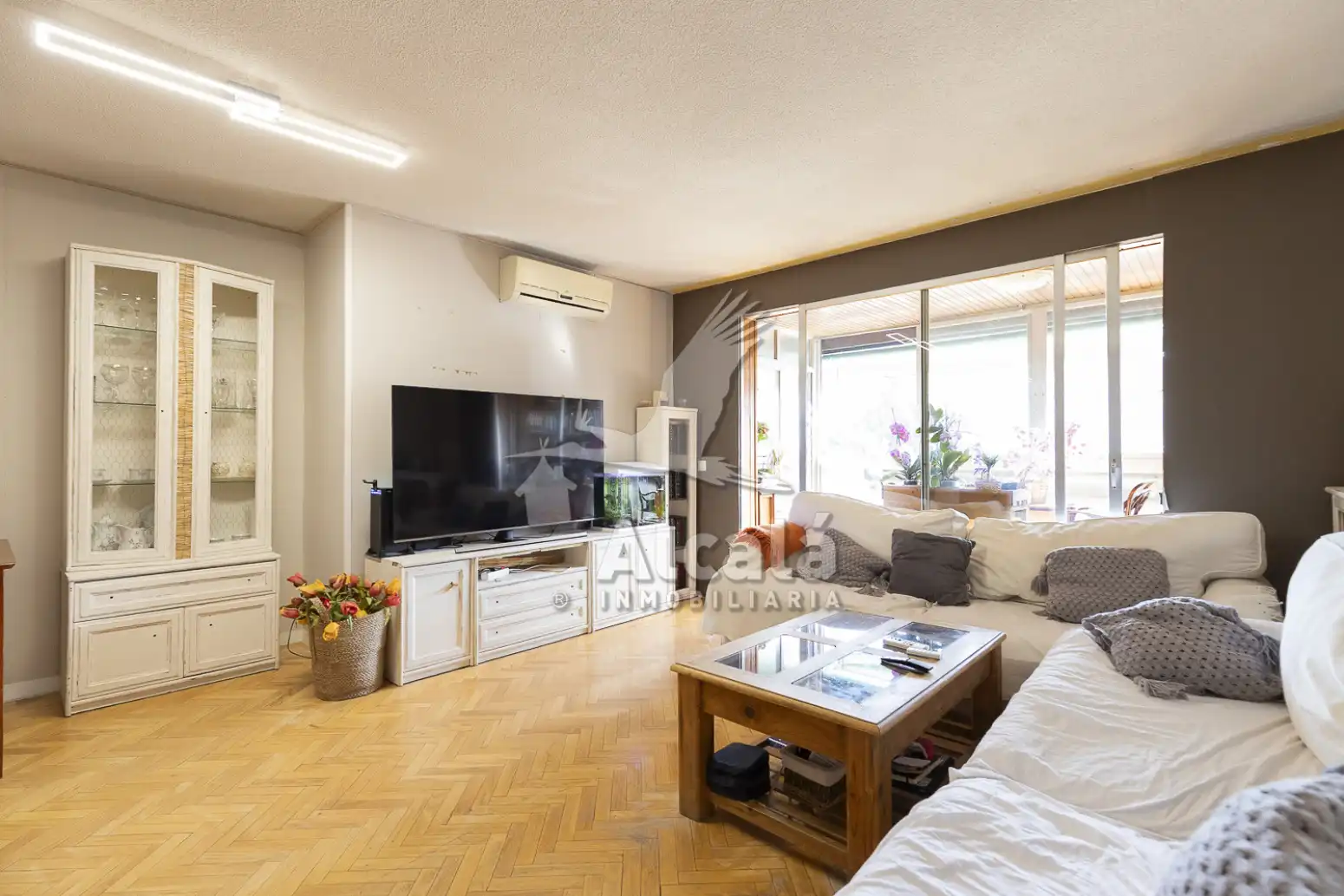 Sala d'estar de Pis en venda en Alcalá de Henares amb Aire condicionat, Calefacció i Parquet