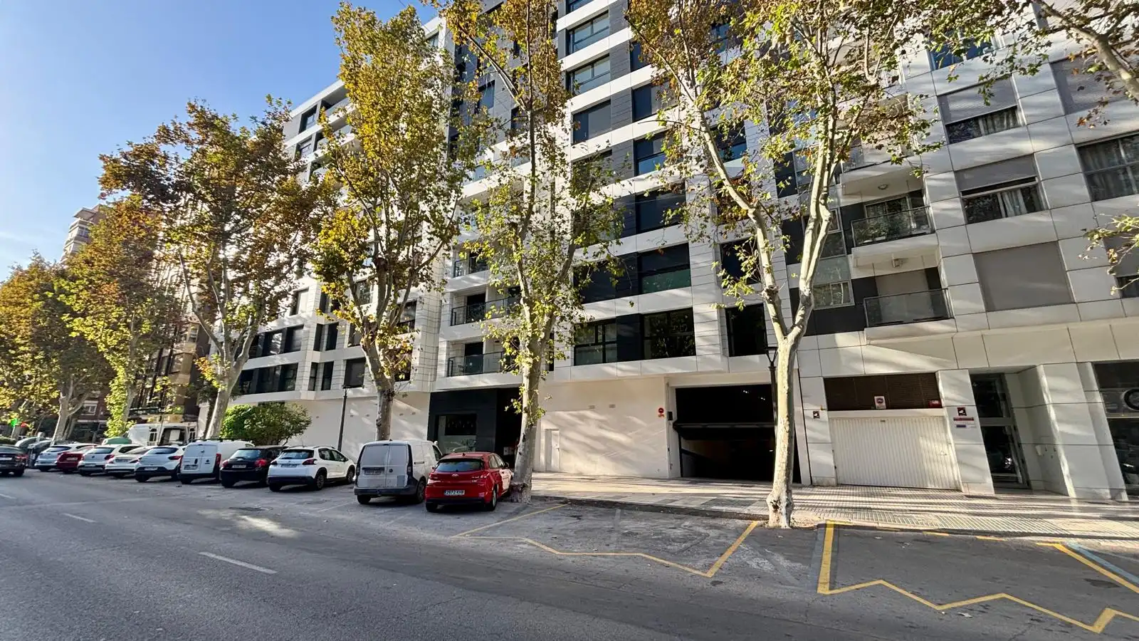 Local comercial de lloguer a Paseo Alfonso XIII 45