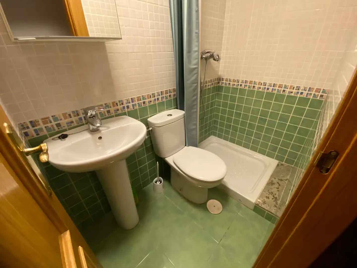 Bany de Pis en venda en Laviana amb Calefacció, Parquet i Traster
