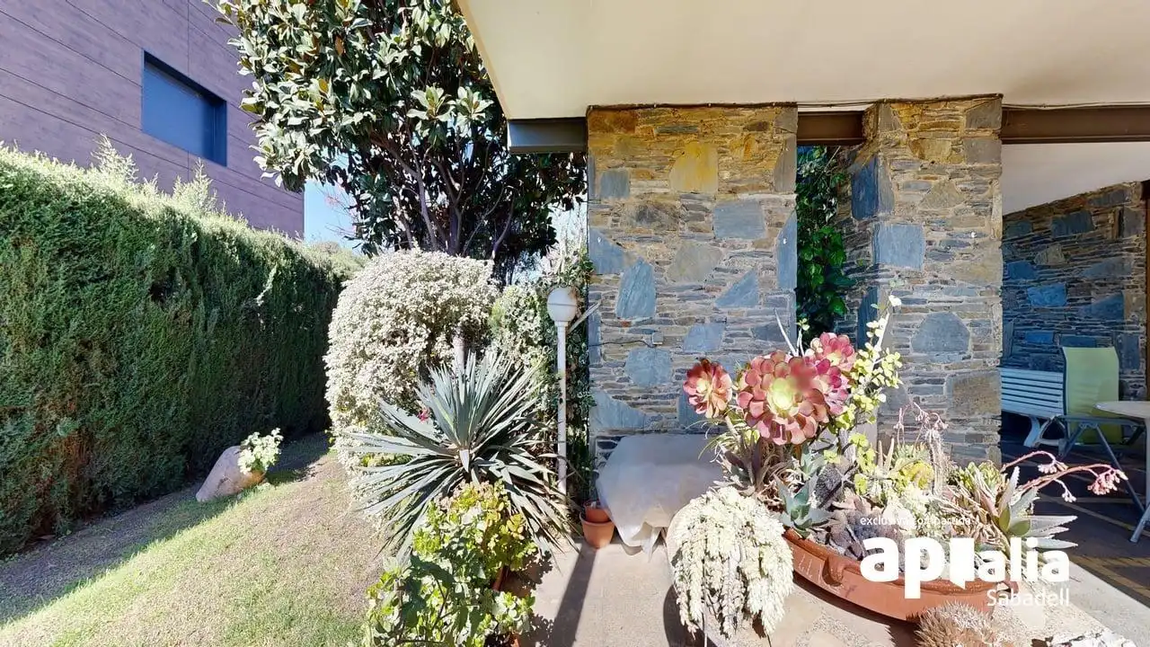 Jardí de Casa o xalet en venda en Barberà del Vallès amb Calefacció, Jardí privat i Terrassa