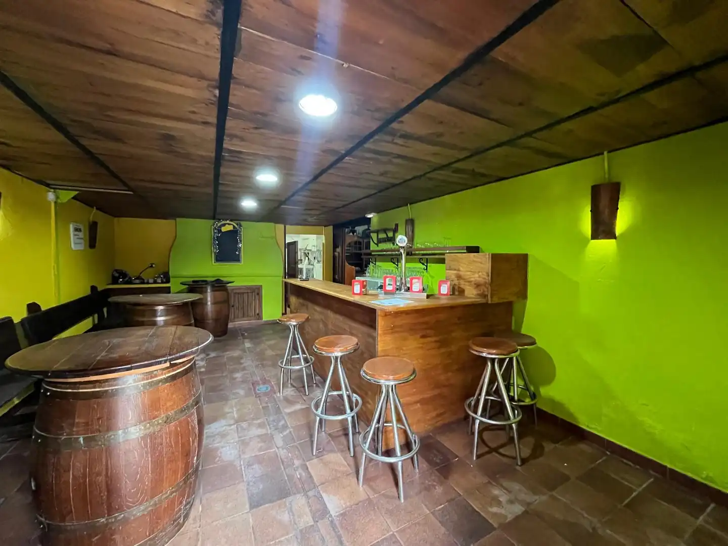 Local en venta en Santibáñez de Valcorba con Amueblado