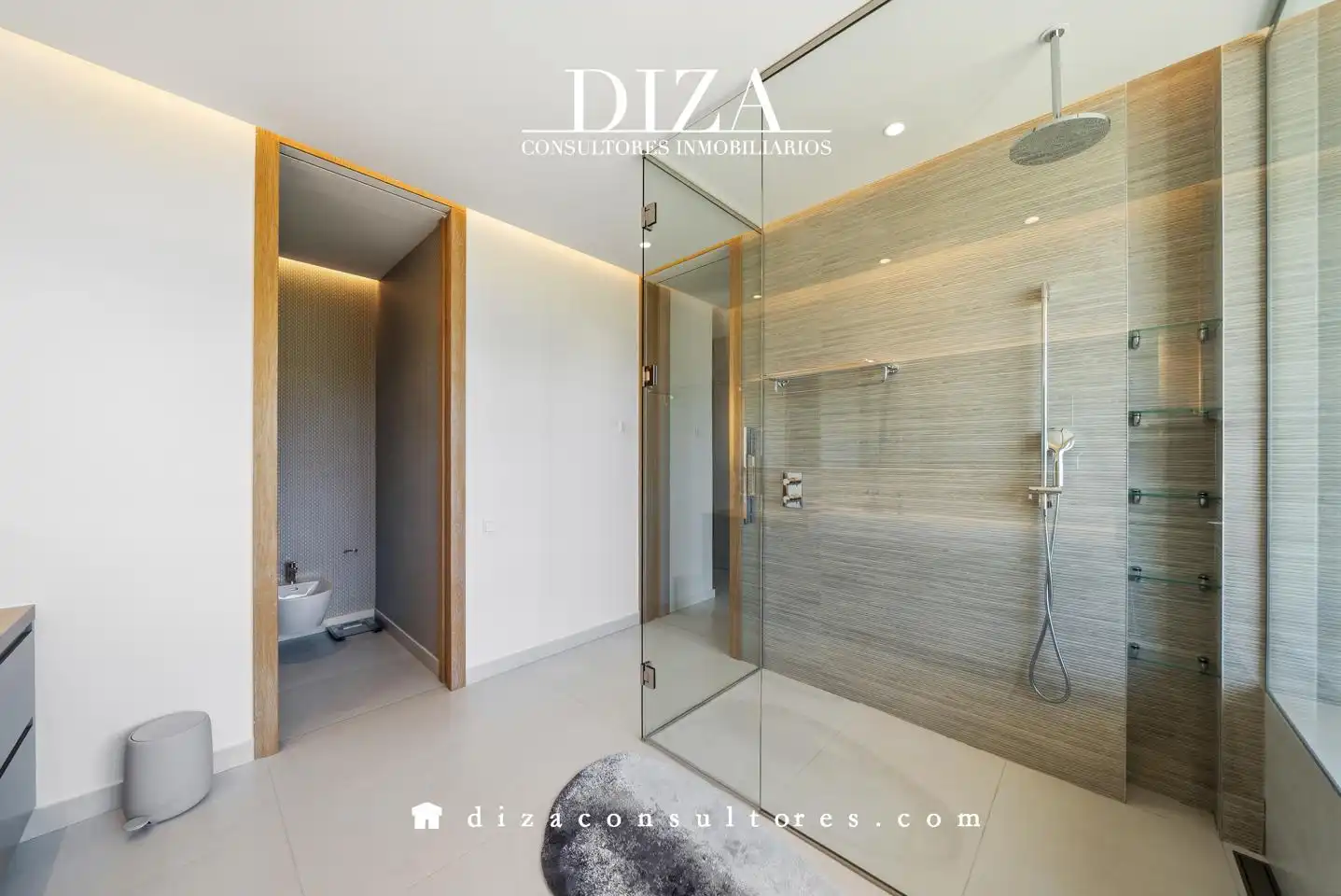 Bathroom of Duplexes for sale in Pozuelo de Alarcón  with Air Conditioner, Heating and Private garden