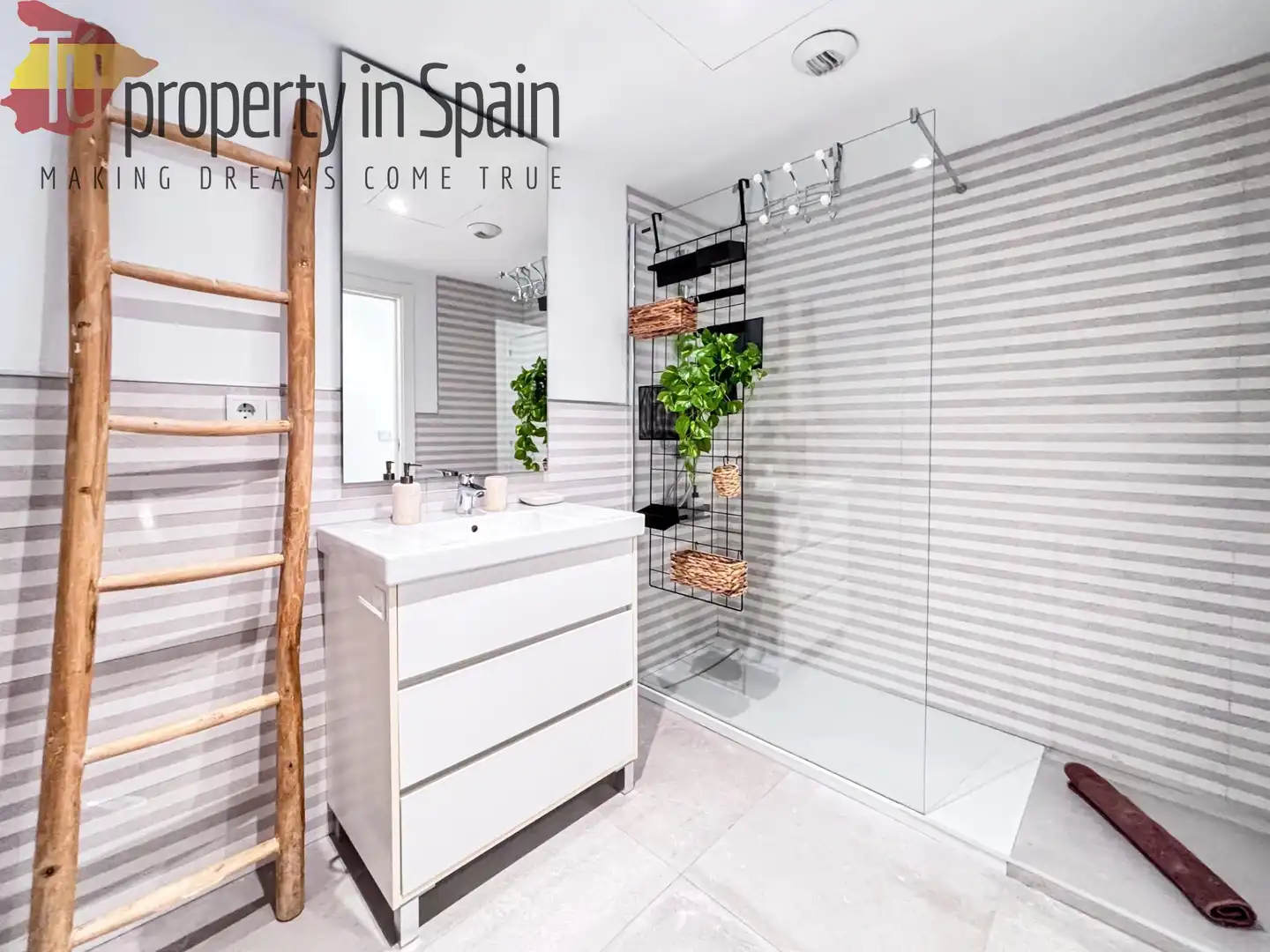 Baño de Piso para compartir en Alicante / Alacant con Terraza, Amueblado y Piscina comunitaria