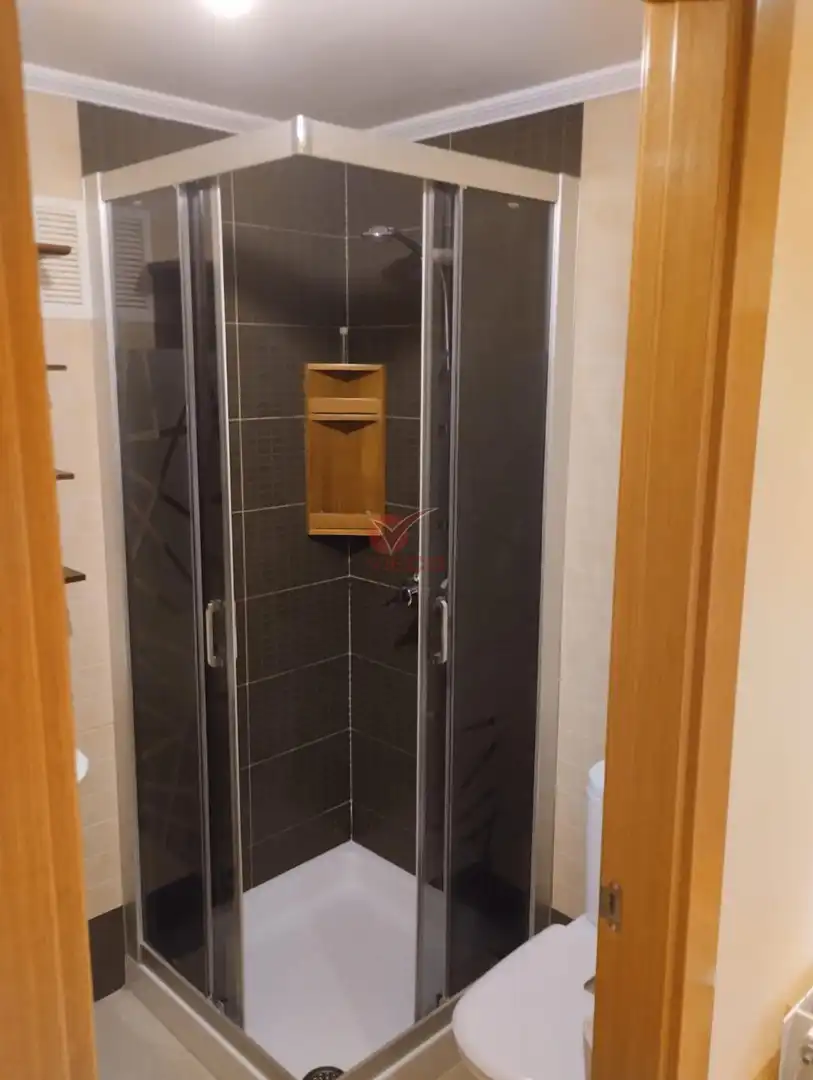 Baño de Piso en venta en Cuenca con Calefacción, Terraza y Trastero