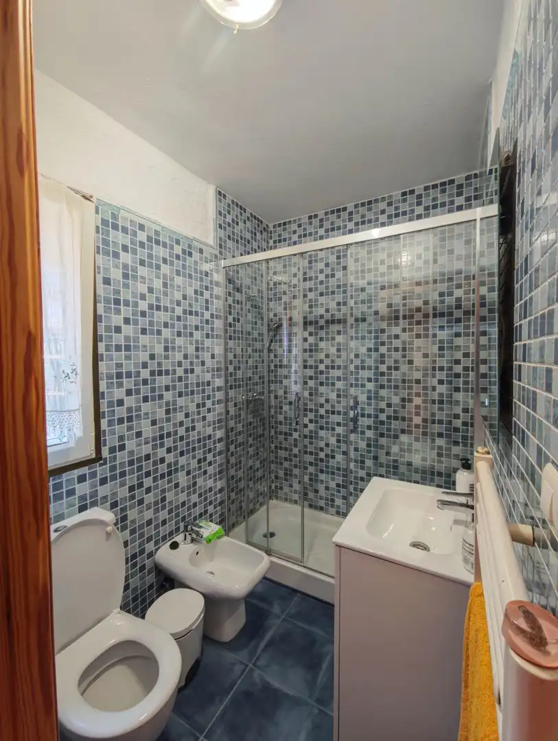 Badezimmer von Einfamilien-Reihenhaus zur Miete in Alfacar, Granada
