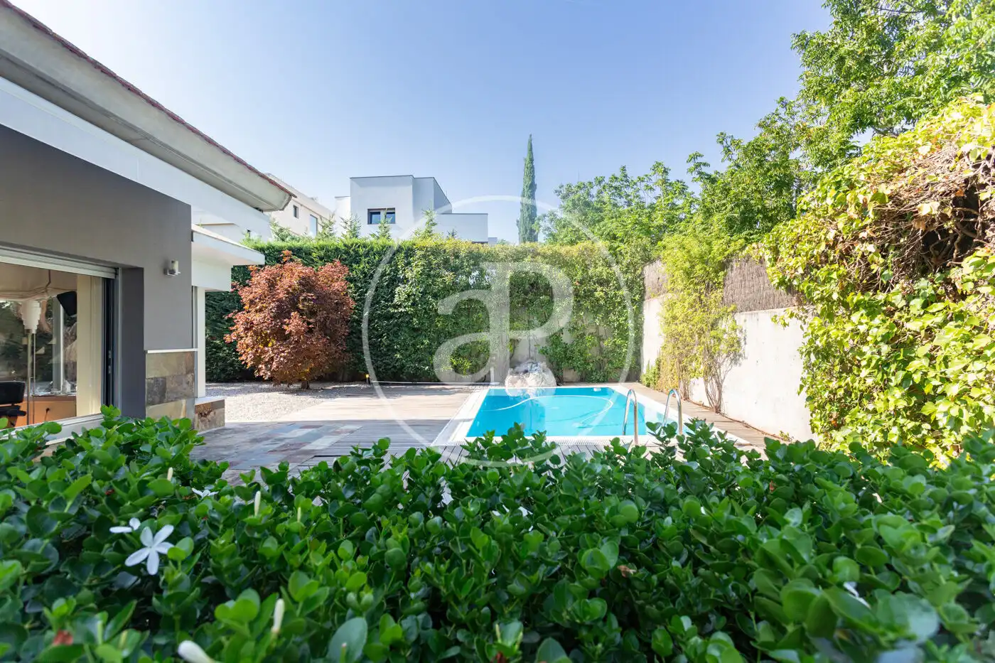 Vista exterior de Casa o xalet en venda en Sant Cugat del Vallès amb Aire condicionat, Calefacció i Jardí privat