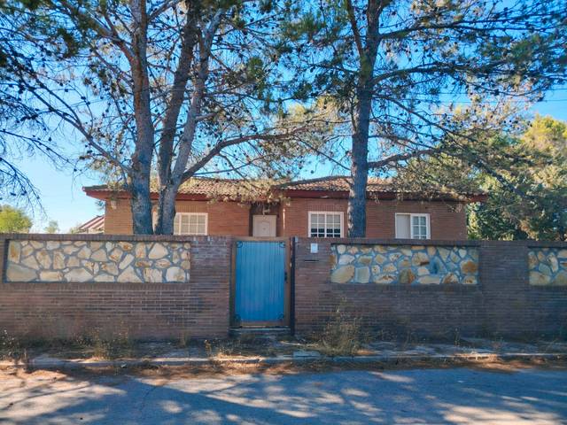 Casa-chalet en Venta en Calle Villacampo en Eurovillas