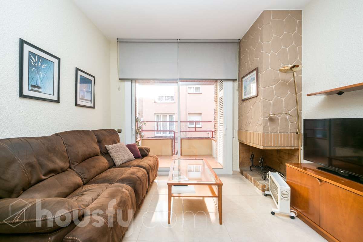 Living room of Flat for sale in Sant Just Desvern  with Heating, Terrace and Storage room