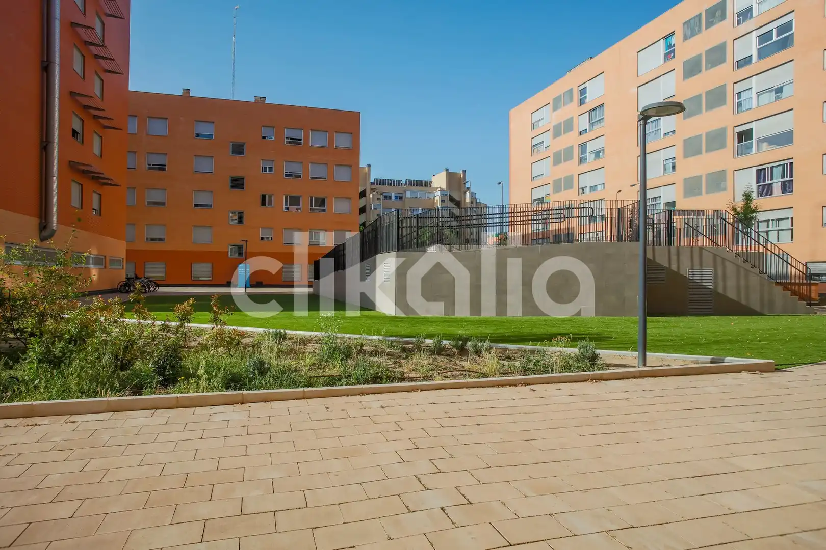 Vista exterior de Piso en venta en Madrid con Calefacción, Trastero y Piscina
