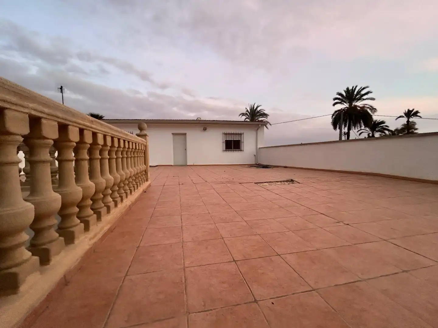 Vista exterior de Casa adosada en venta en Elche / Elx con Terraza