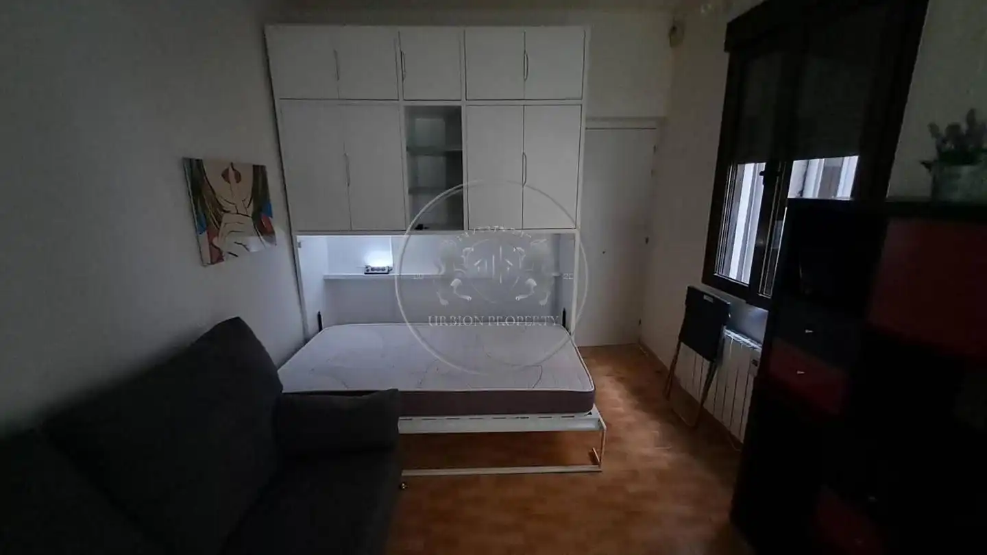 Habitación de Estudio de alquiler en Madrid con Calefacción y Amueblado