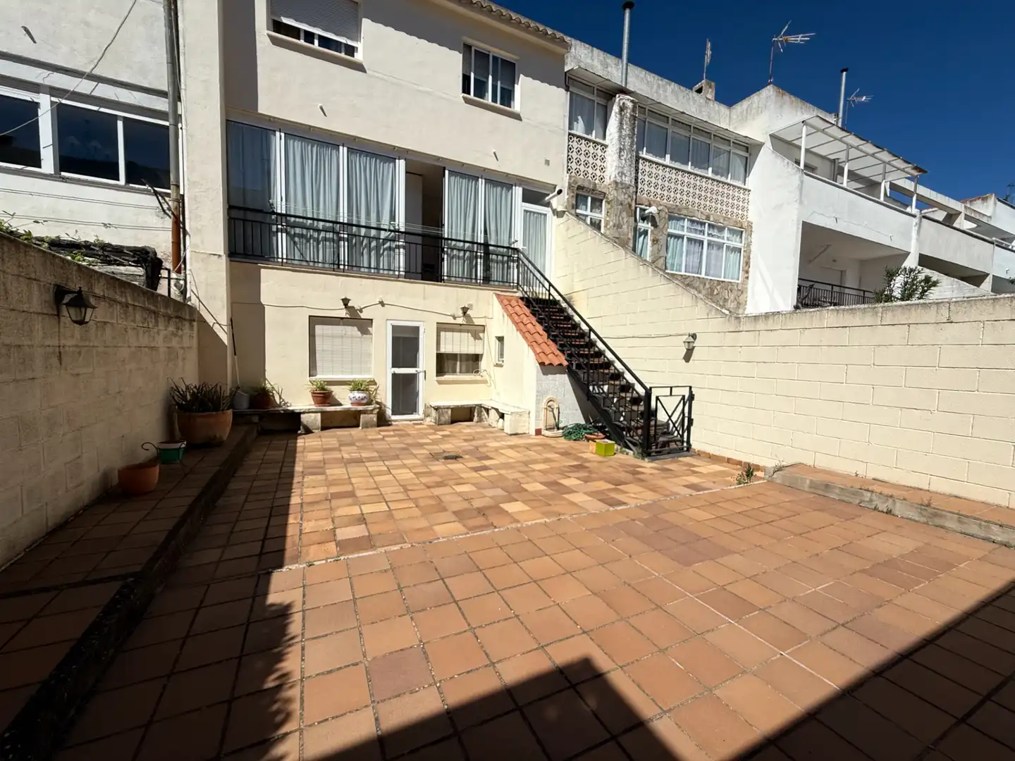 Exterior view of Detached homes for sale in Ciudad Real  with Air Conditioner, Heating and Private garden