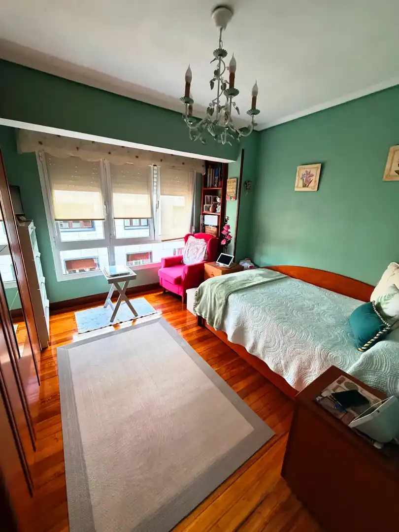 Schlafzimmer von Wohnung zum Verkauf in Portugalete mit Heizung, Ofen und Waschmaschine