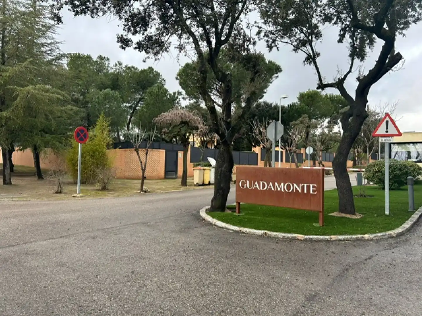 Exterior view of Houses for sale in Villanueva de la Cañada  with Air Conditioner, Heating and Parquet flooring