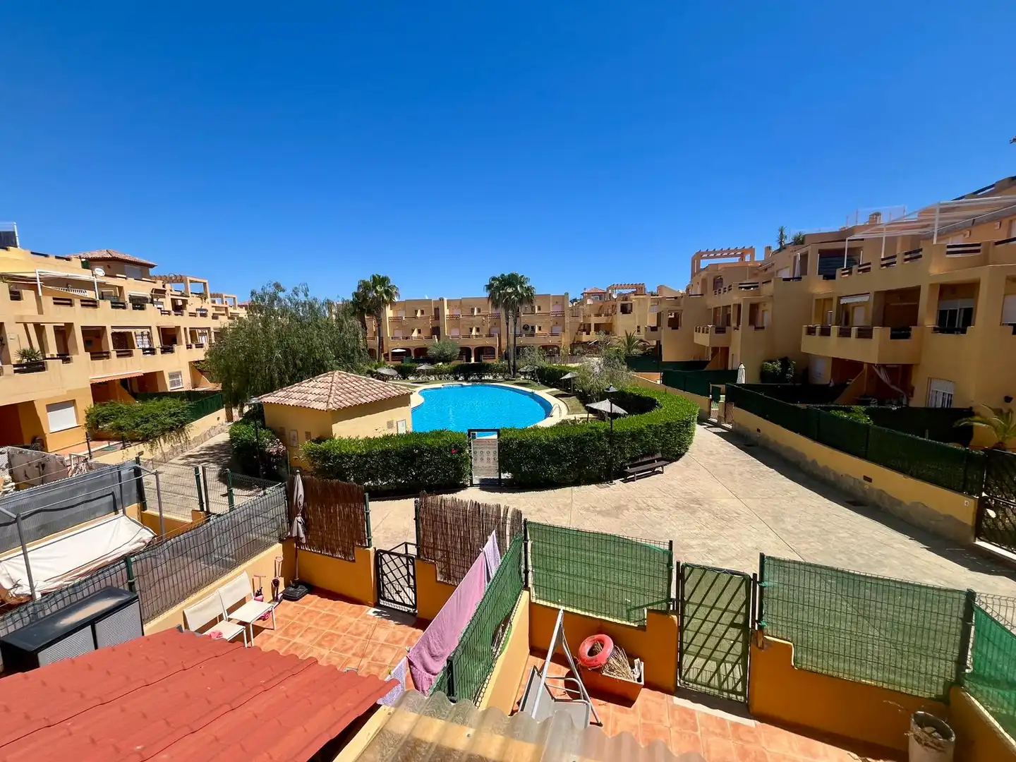 Vista exterior de Casa adosada en venda en Vera amb Terrassa, Moblat i Piscina comunitària