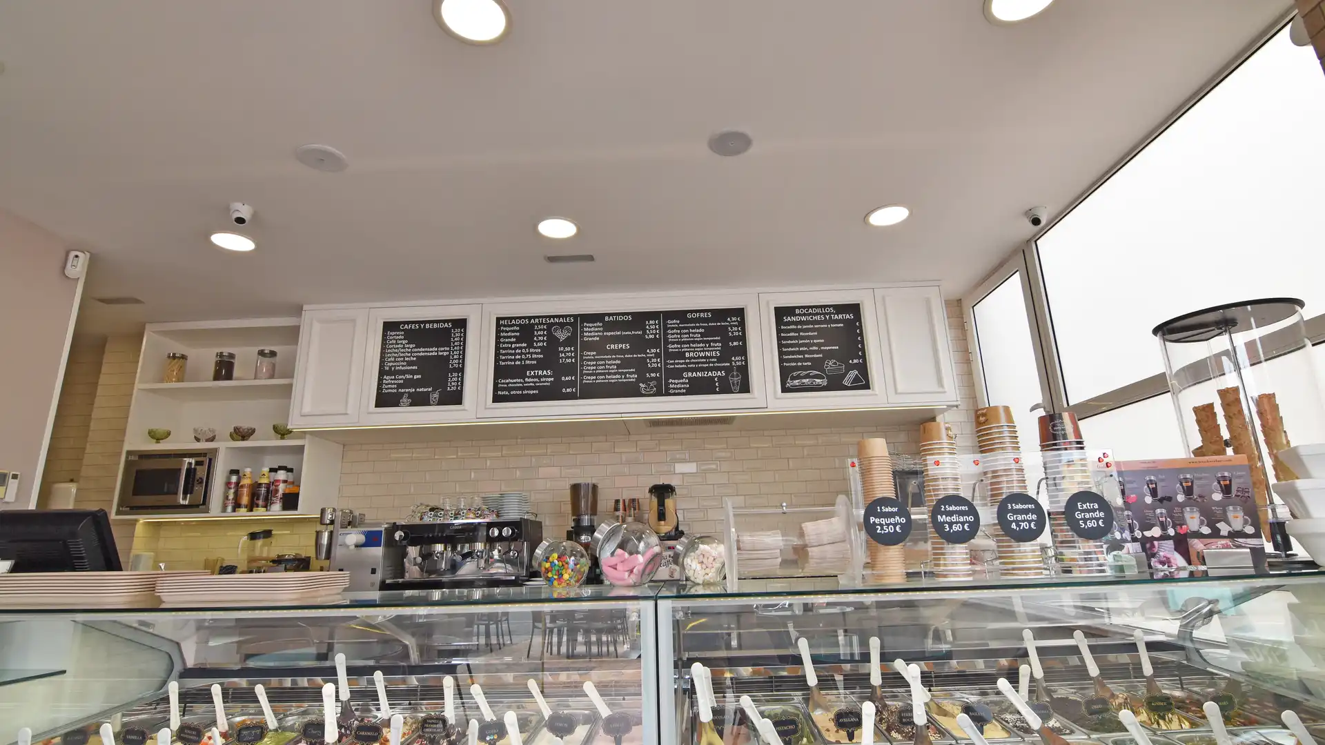 Local en traspaso en Santa Lucía de Tirajana con Aire acondicionado, Amueblado y Alarma