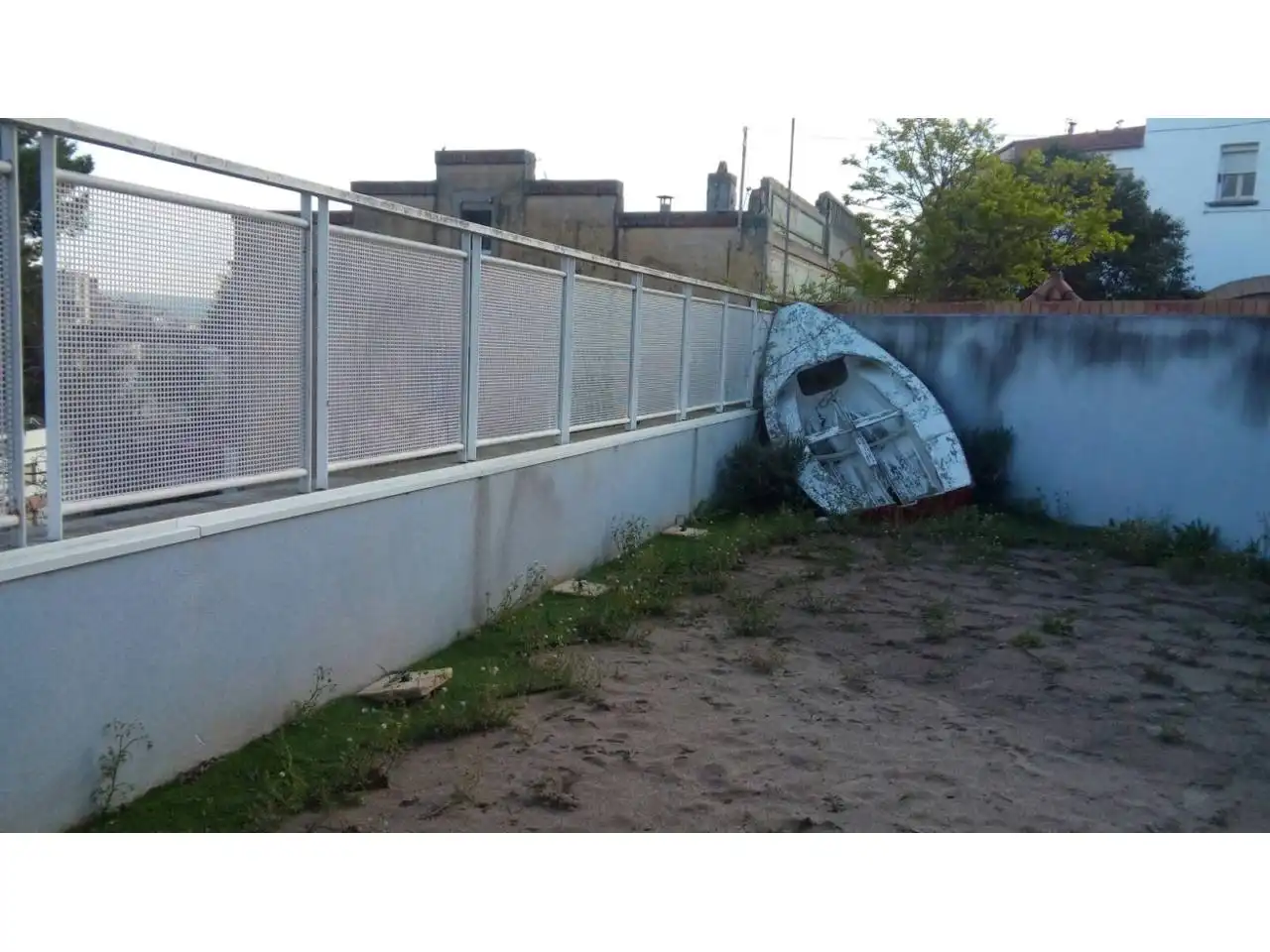 Vista exterior de Local de lloguer en Cervera amb Aire condicionat i Alarma
