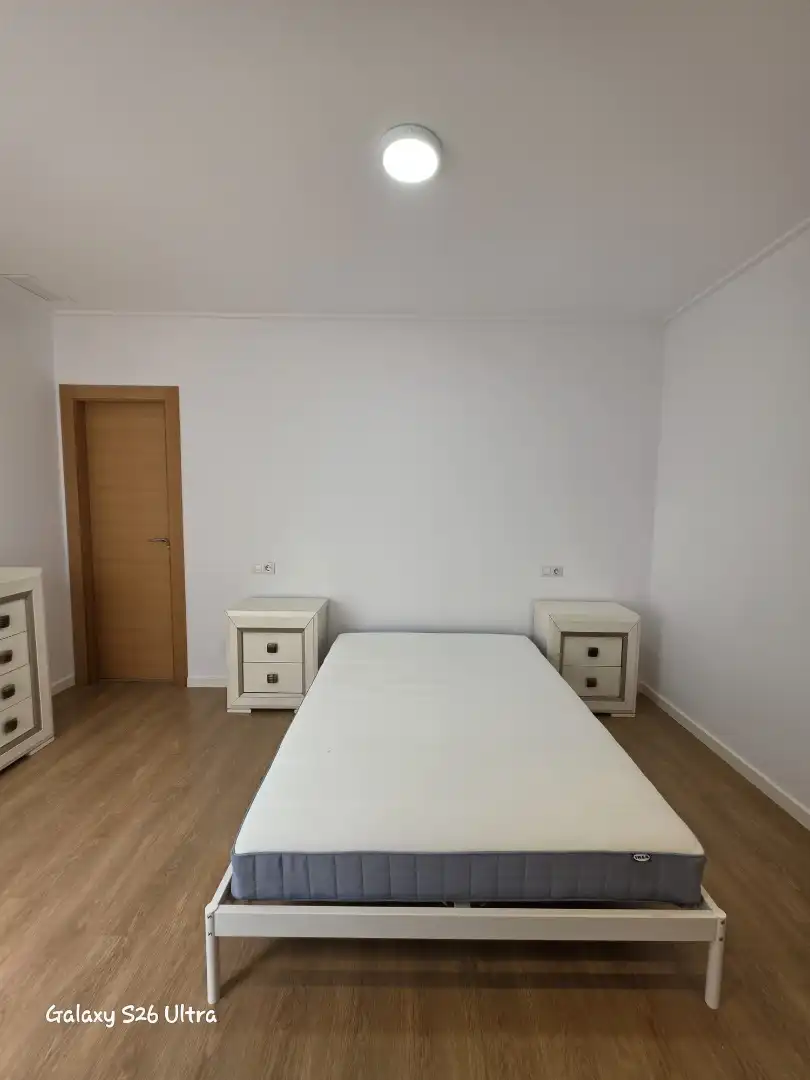Dormitori de Pis de lloguer en San Isidro amb Aire condicionat i Moblat