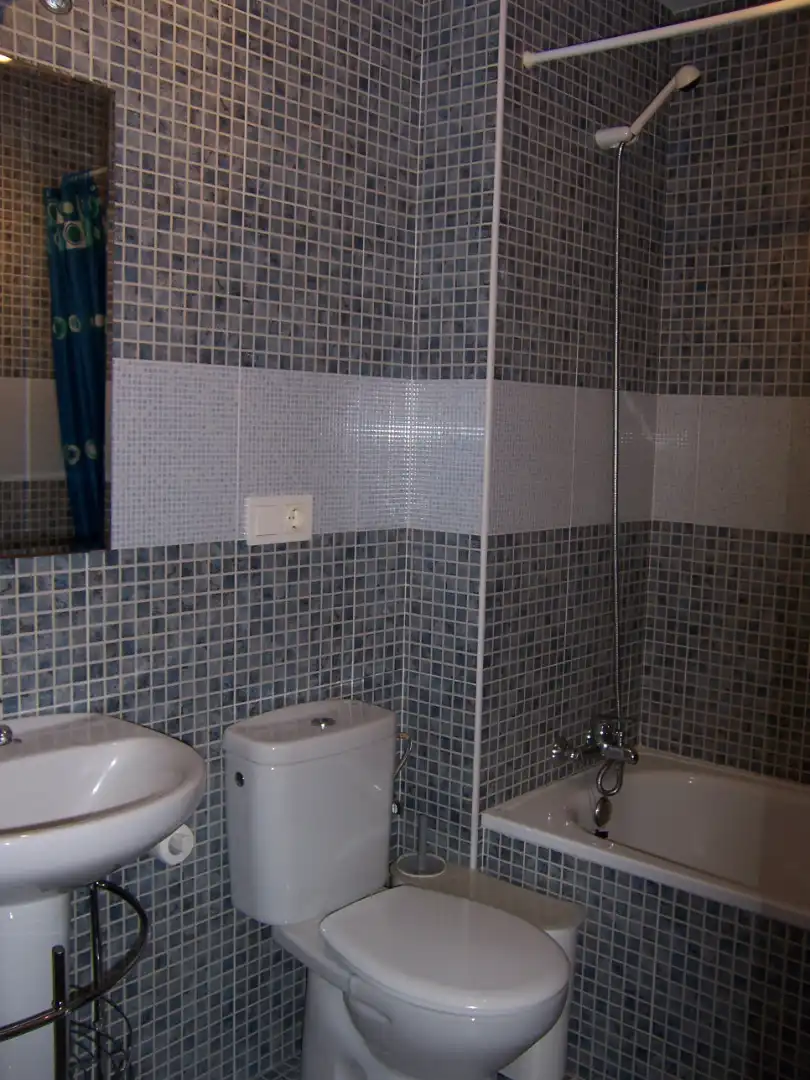 Baño de Estudio en venta en Cariño con Calefacción, Parquet y Trastero