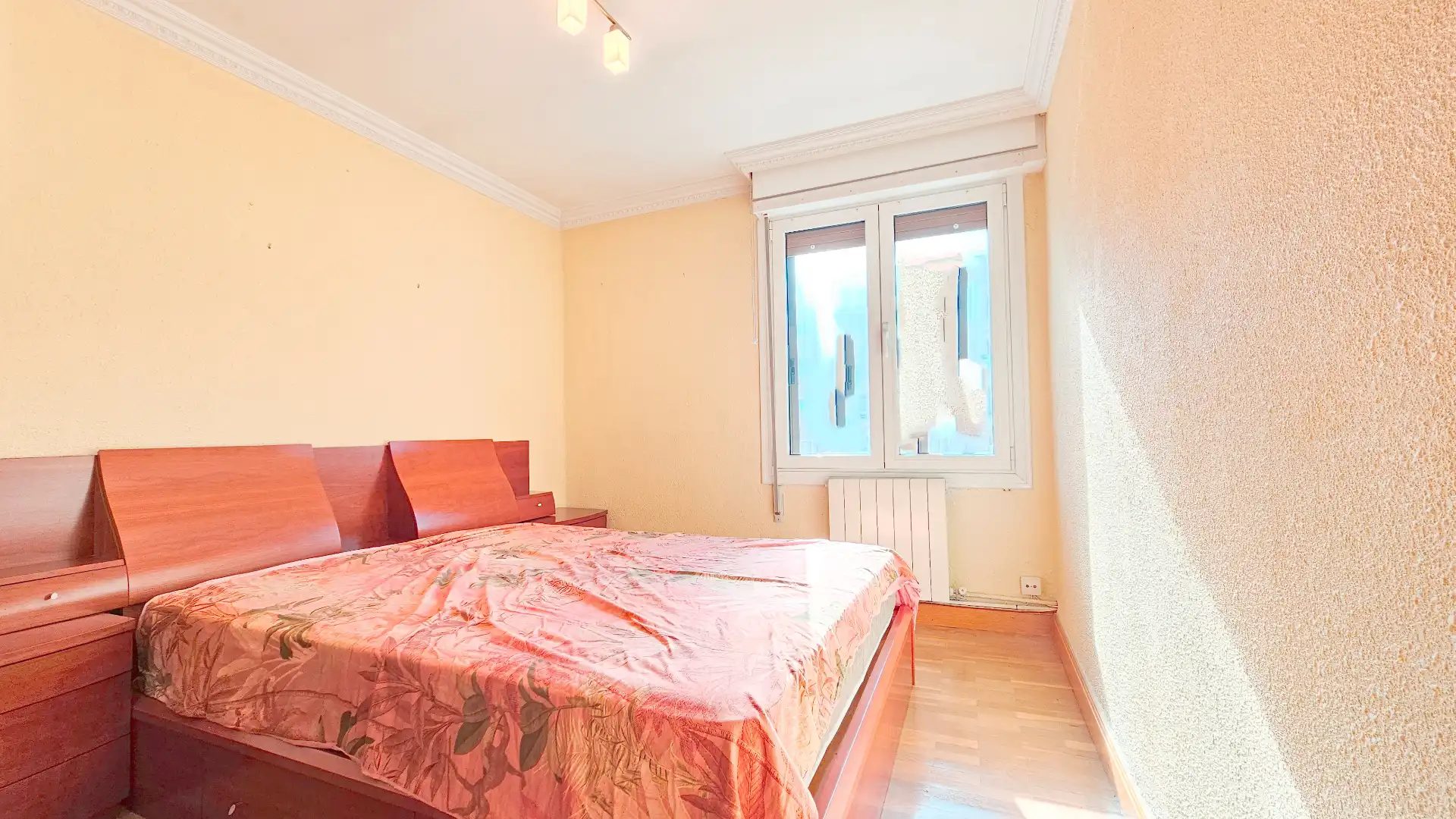 Bedroom of Flat for sale in Vitoria - Gasteiz  with Heating, Parquet flooring and Furnished