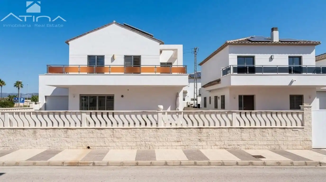 Houses for sale in Oliva, Valencia