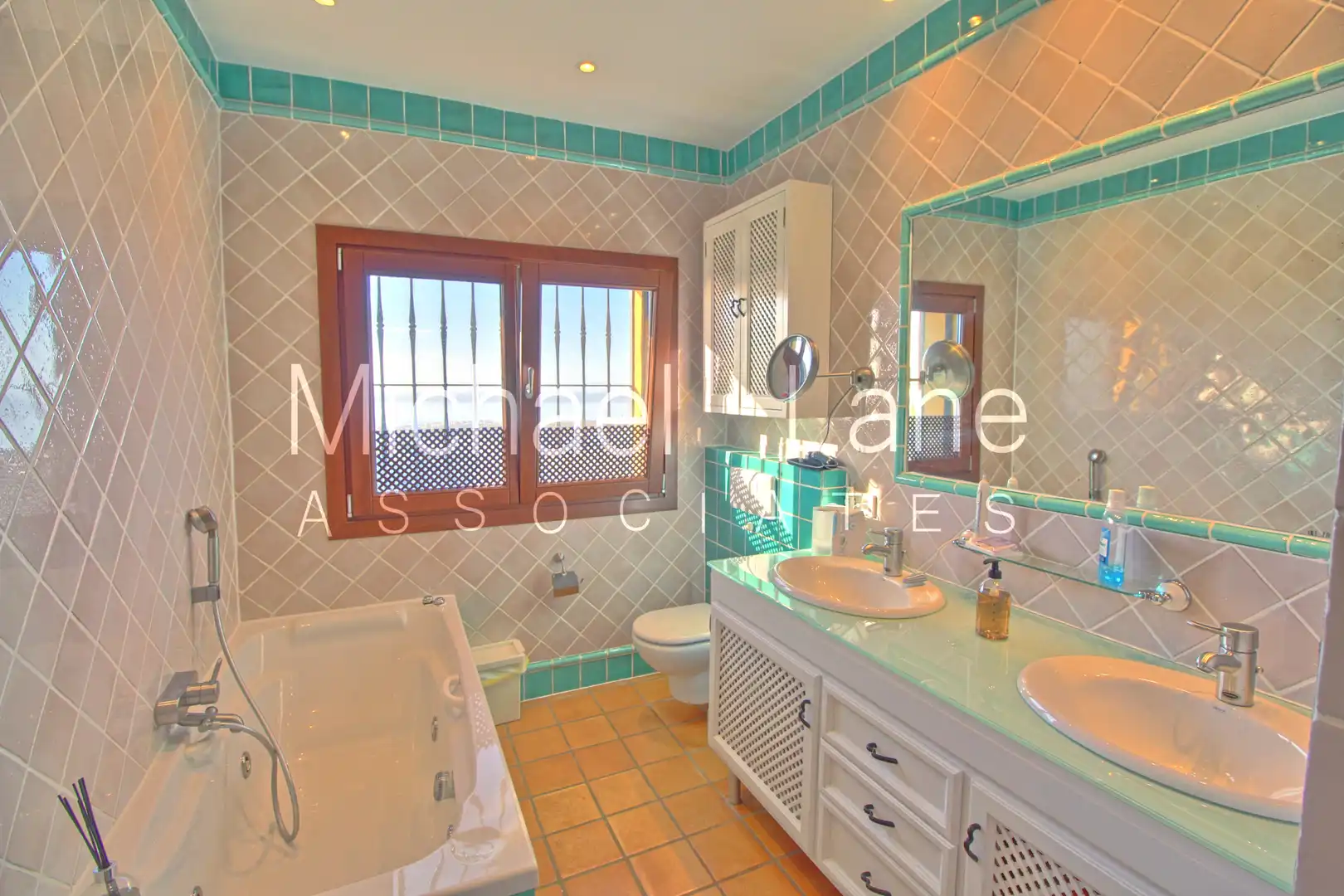 Casa o chalet en venta en Sierra de Estepona - Avda. de Andalucía