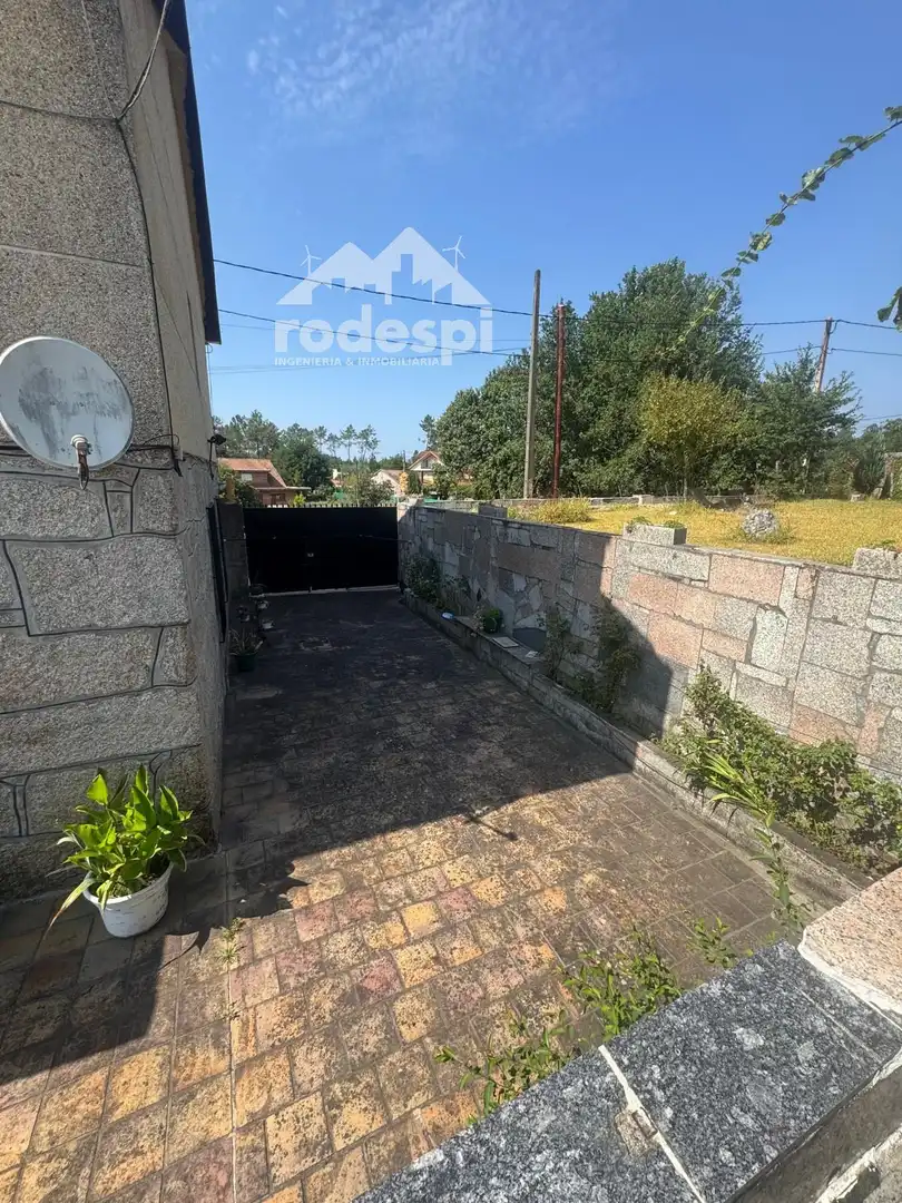 Vista exterior de Casa o xalet en venda en Ponteareas amb Calefacció, Traster i Piscina
