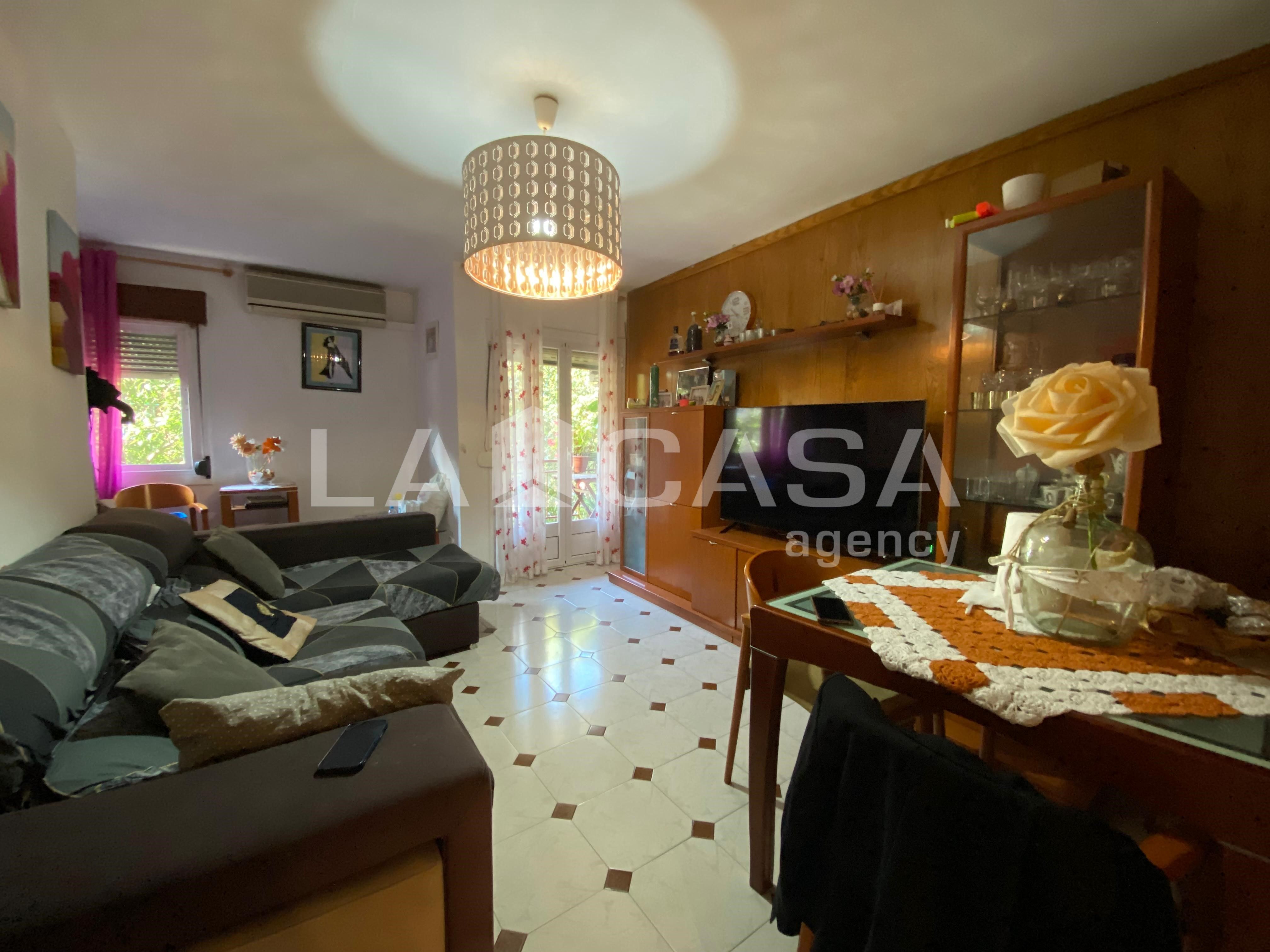 Living room of Flat for sale in Santa Coloma de Gramenet  with Balcony