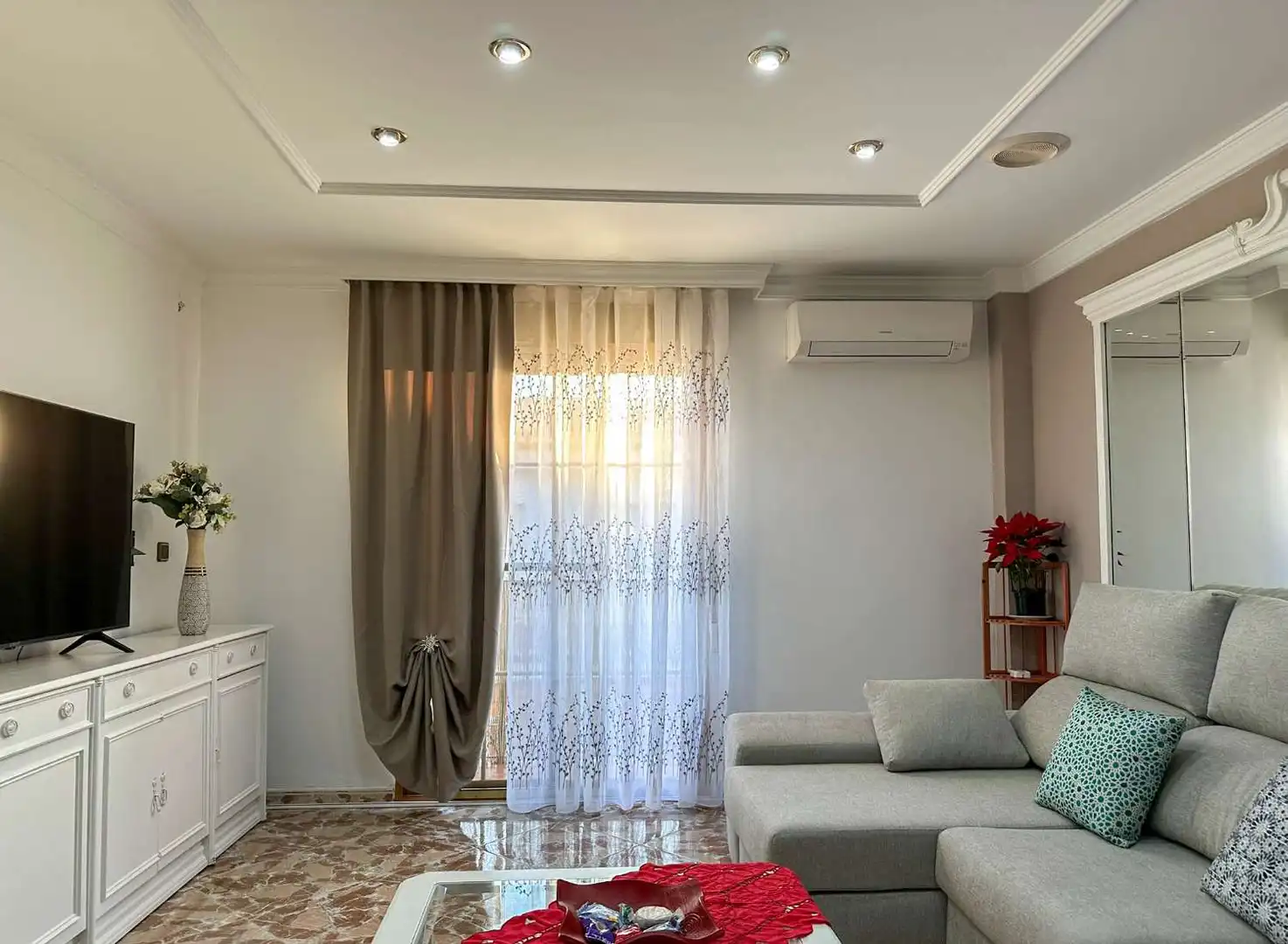 Sala de estar de Piso de alquiler en Vélez de Benaudalla con Aire acondicionado, Terraza y Amueblado
