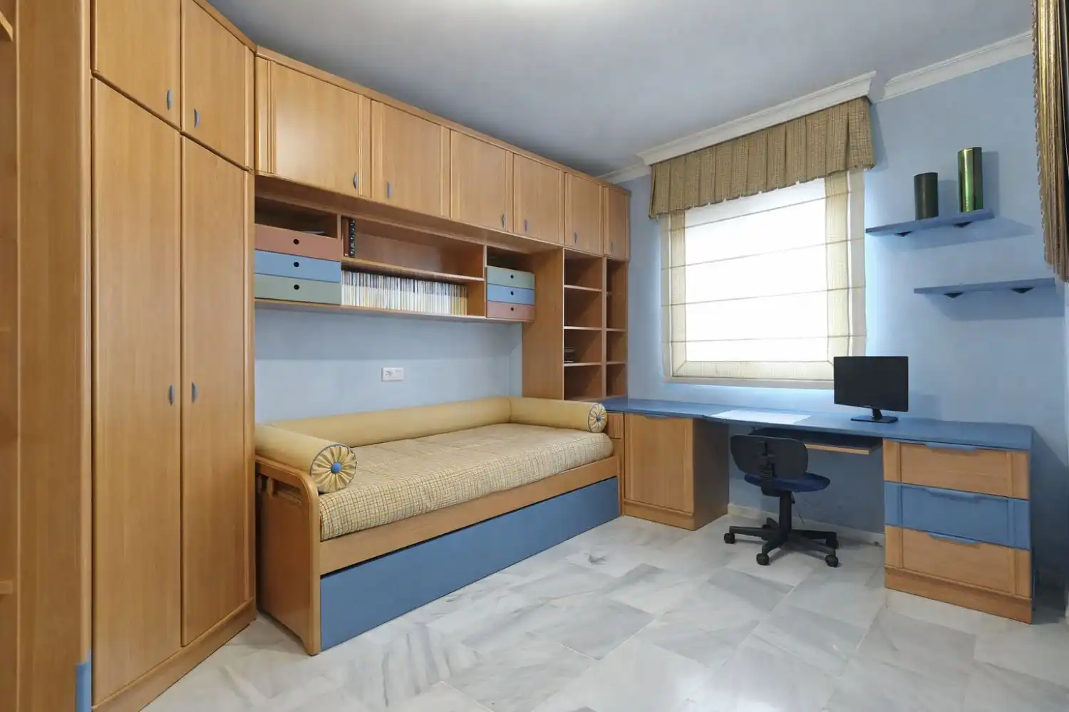 Habitación de Casa o chalet en venta en Cúllar Vega con Calefacción y Trastero