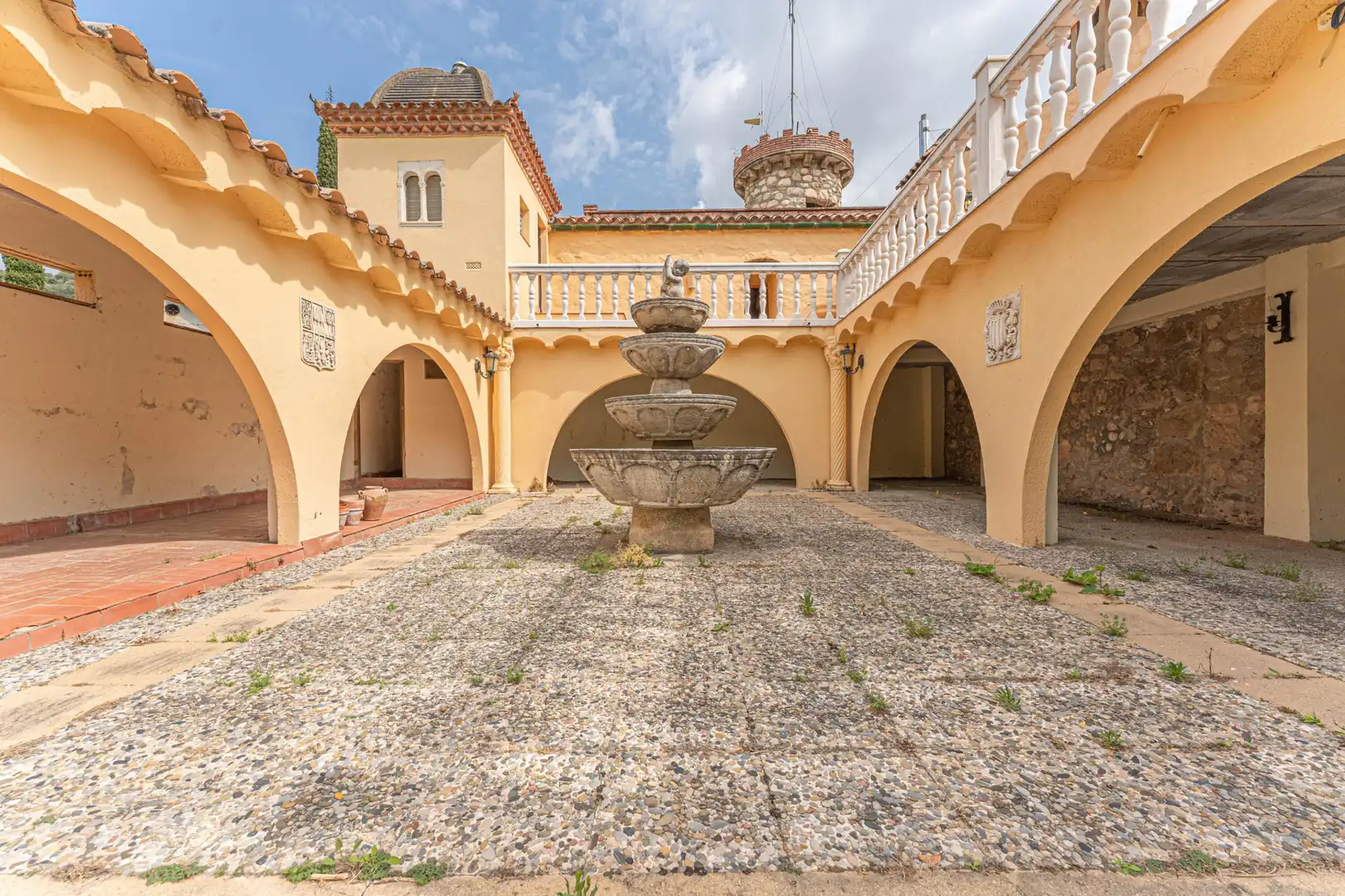 Vista exterior de Finca rústica en venta en Cabanelles con Terraza, Piscina y Balcón