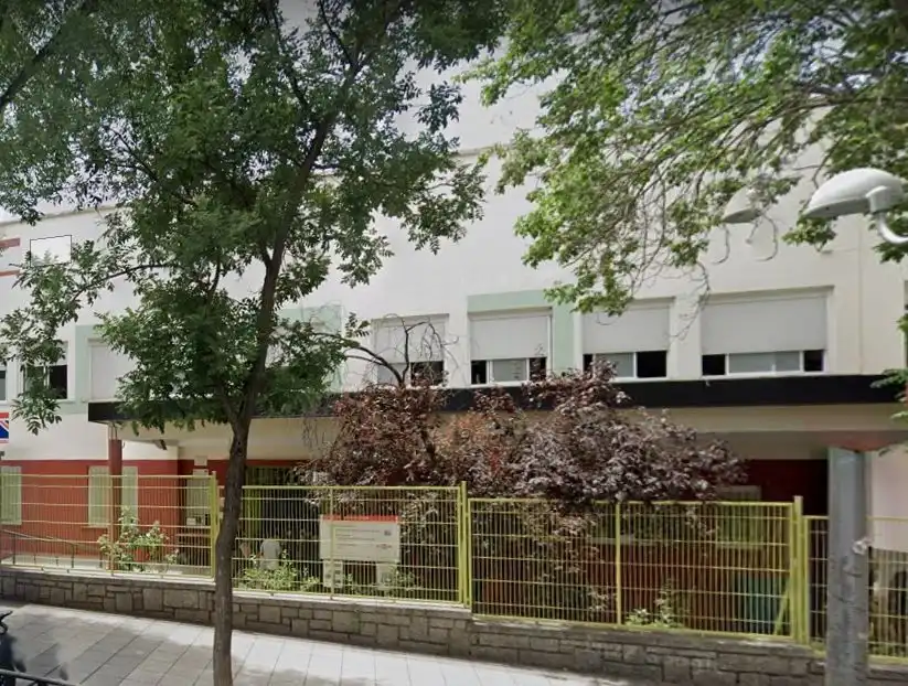 Vista exterior de Edificio en venta en  Madrid Capital