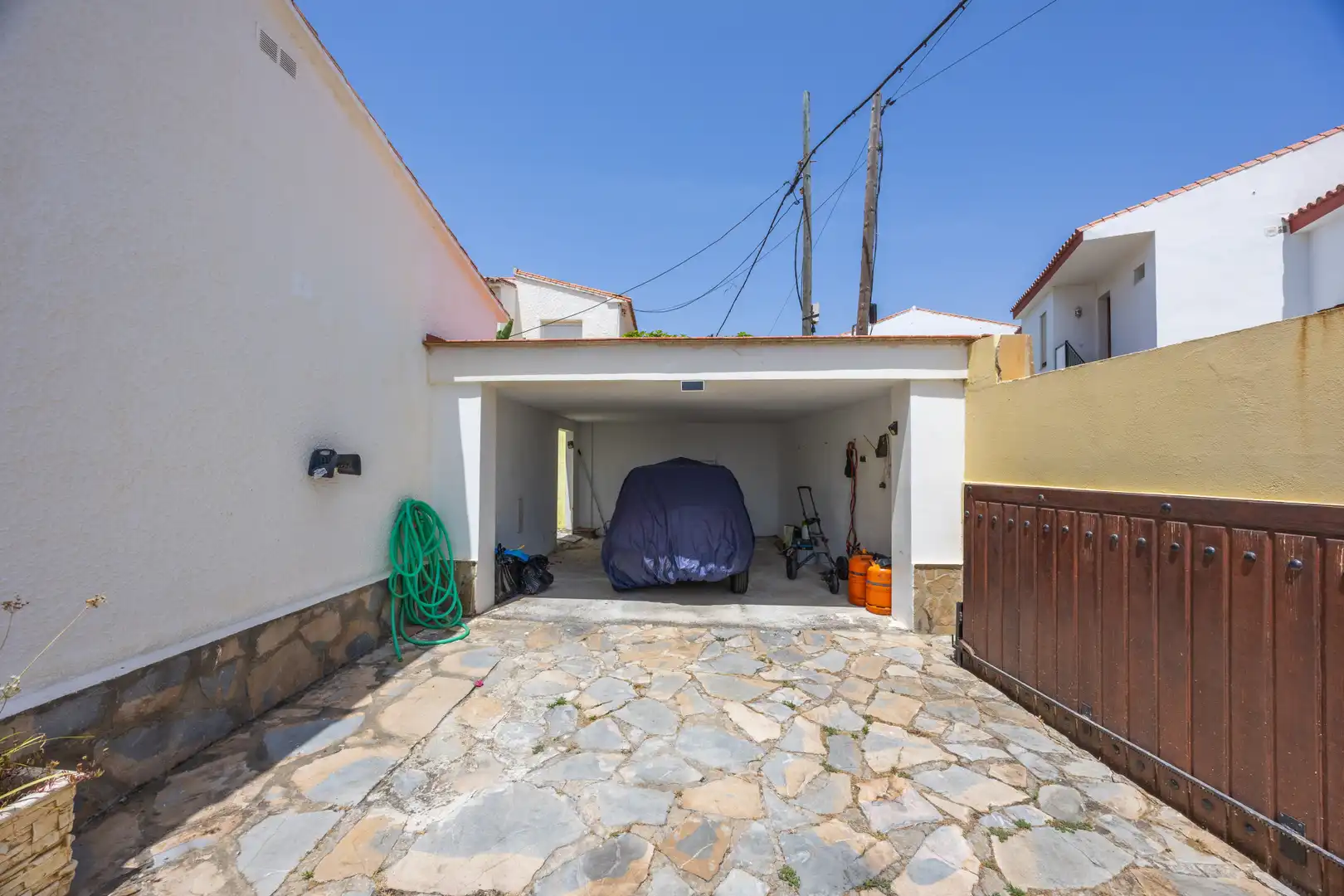 Vista exterior de Casa o chalet en venta en Manilva con Aire acondicionado, Jardín privado y Terraza