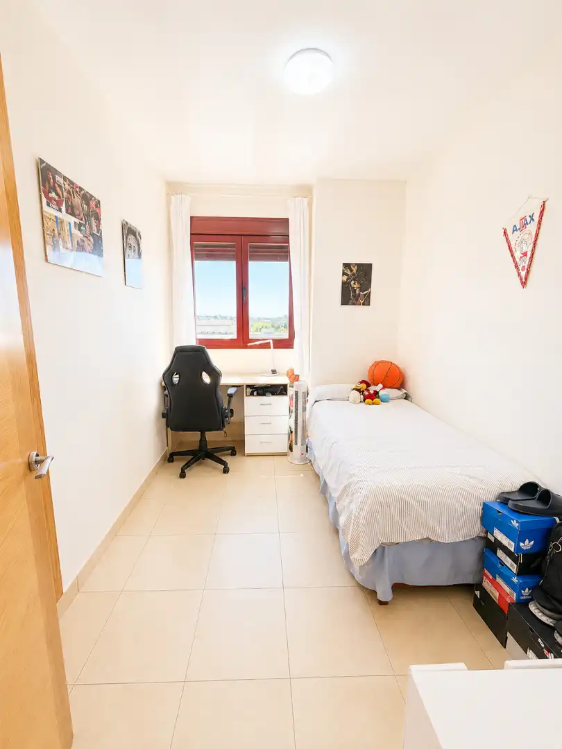 Bedroom of Flat for sale in Sevilla  with Air Conditioner and Community pool