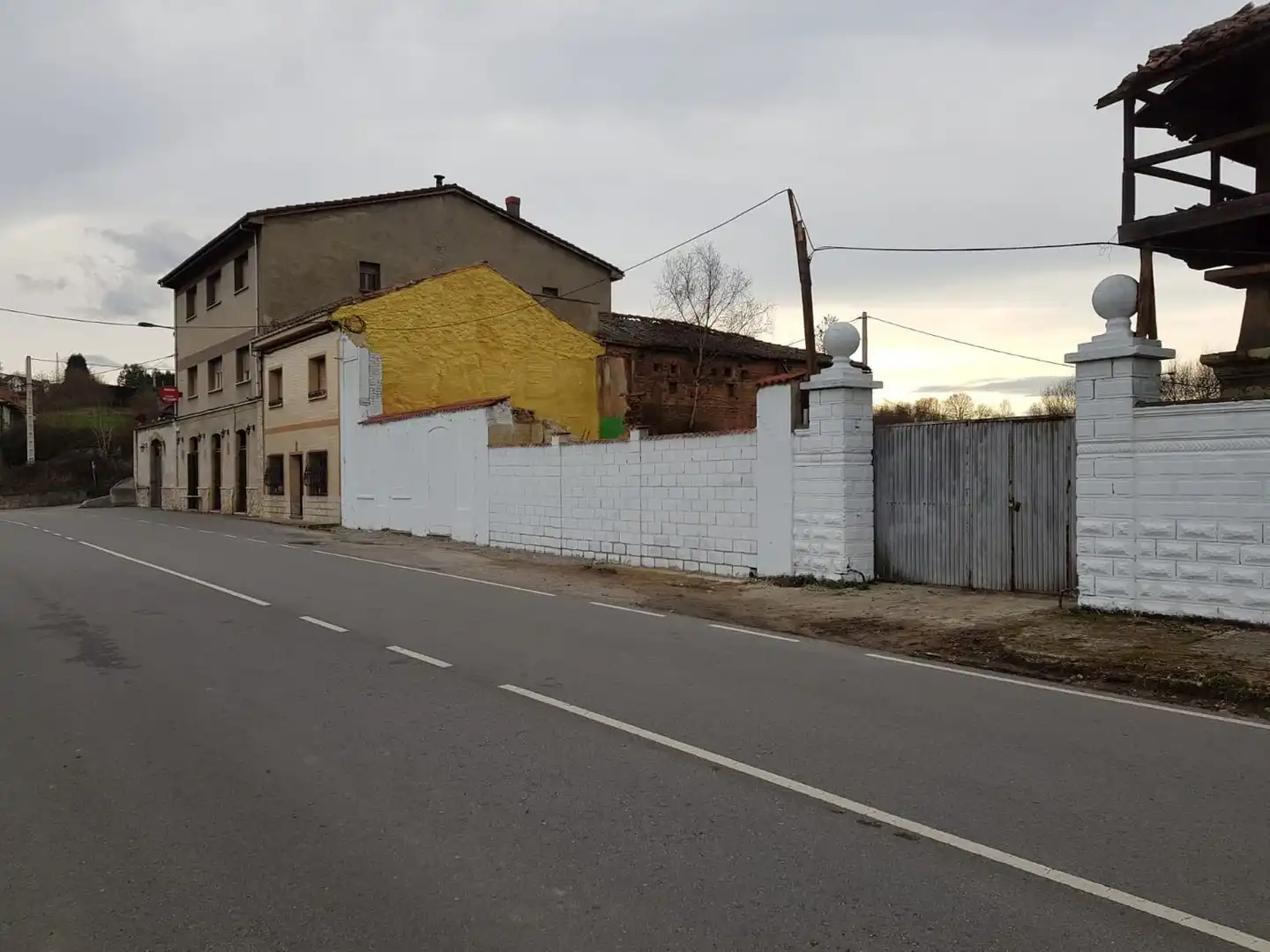 Residencial en venda a La Felguera