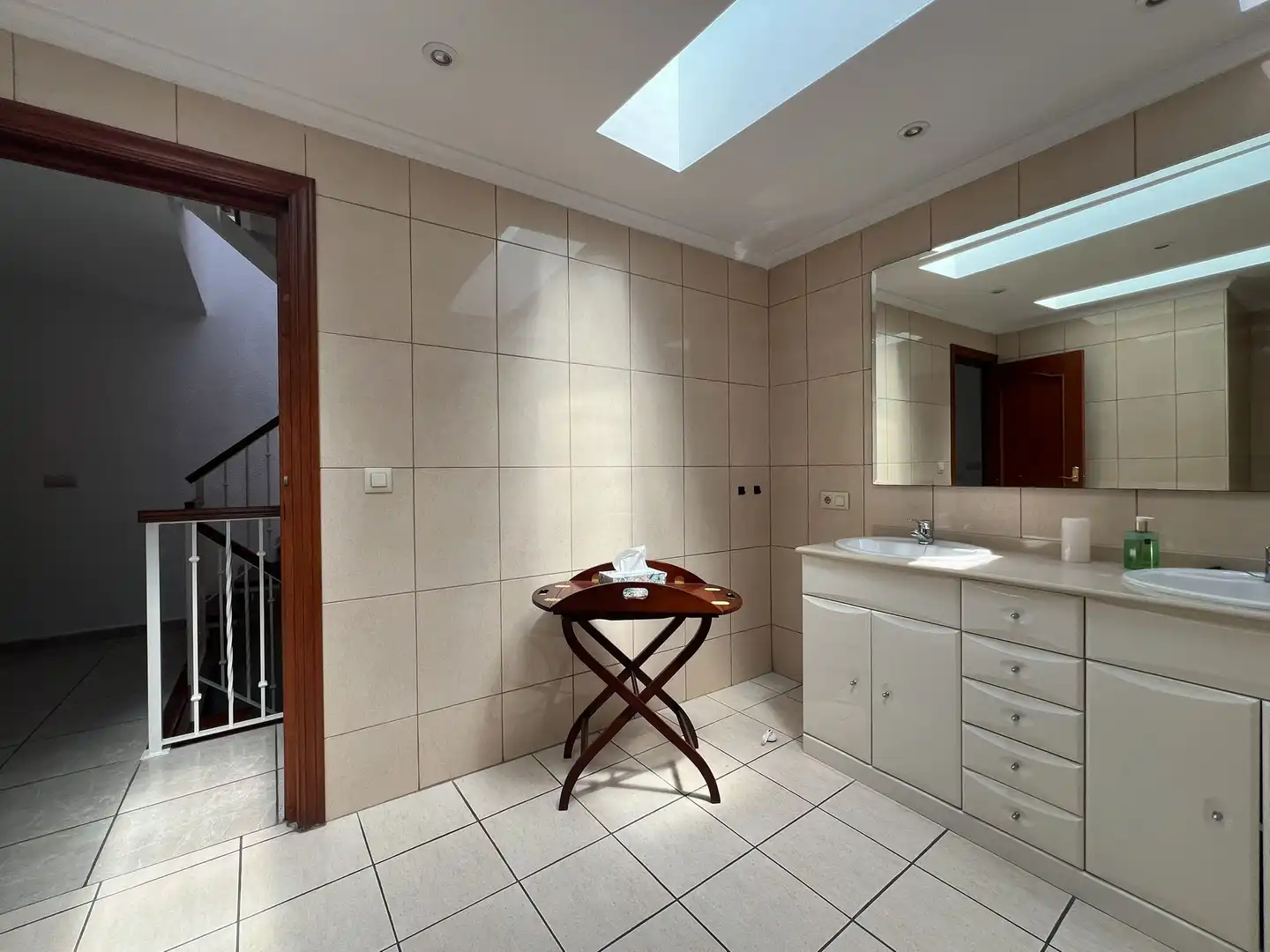 Bathroom of Houses for sale in Oliva  with Air Conditioner and Terrace