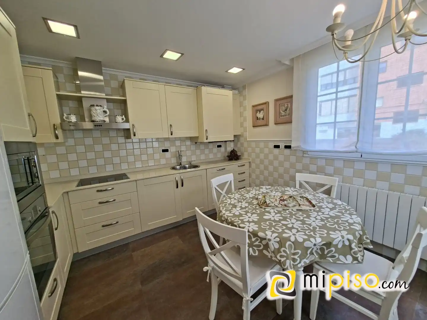 Cocina de Casa o chalet de alquiler en Laredo con Calefacción, Jardín privado y Amueblado