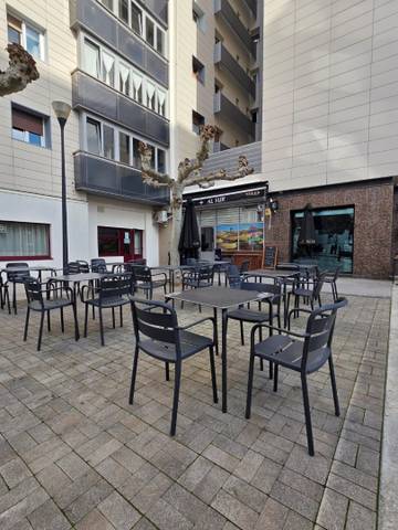 Local comercial en Alquiler en Calle Valtierra, 13 en Chantrea