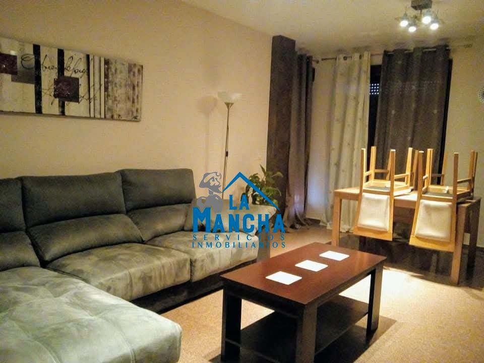 Vista exterior de Pis en venda en Chinchilla de Monte-Aragón amb Traster, Moblat i Balcó